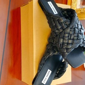 NWT-Steve Madden black braided slides,veganleather